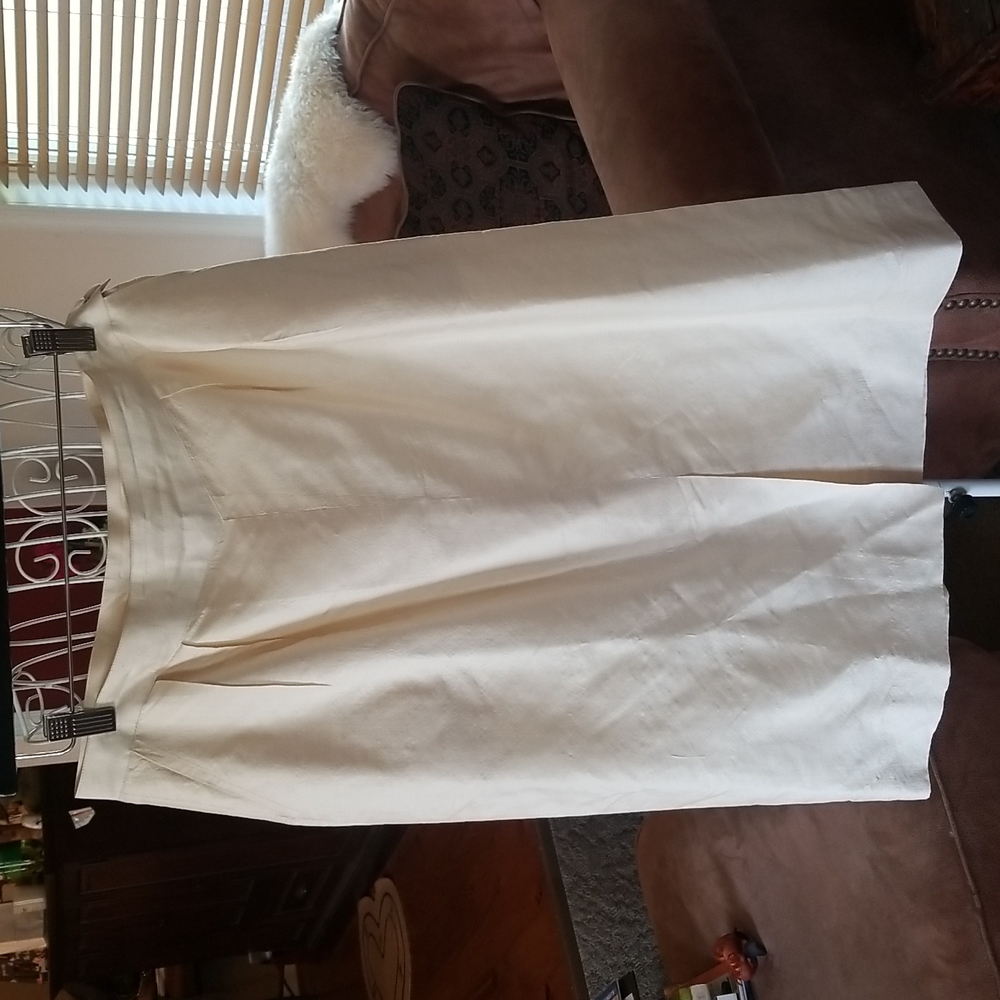 Women's silk cream skirt. Size 12